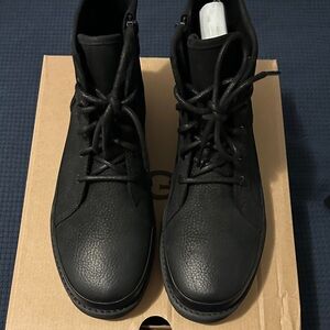 UGG women’s Black Lace Up Boots with side zipper, NWT